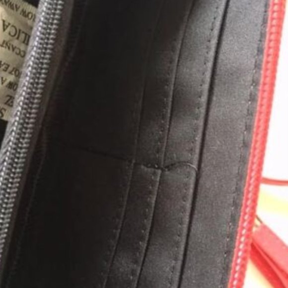 Romero Britto Wristlet clutch wallet and coin Pouch : HEARTS -  New Auth… - Picture 7 of 7